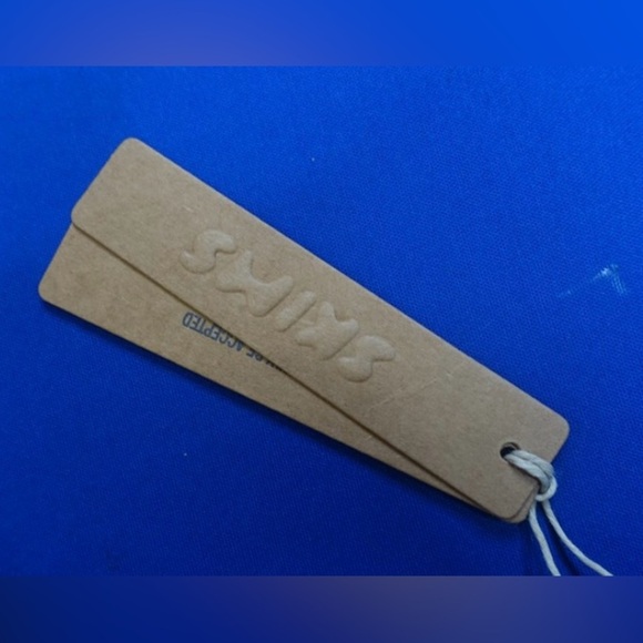 Skims No Show Molded Unlined Balconette Bra Onyx Size 42D NWT - Picture 3 of 8